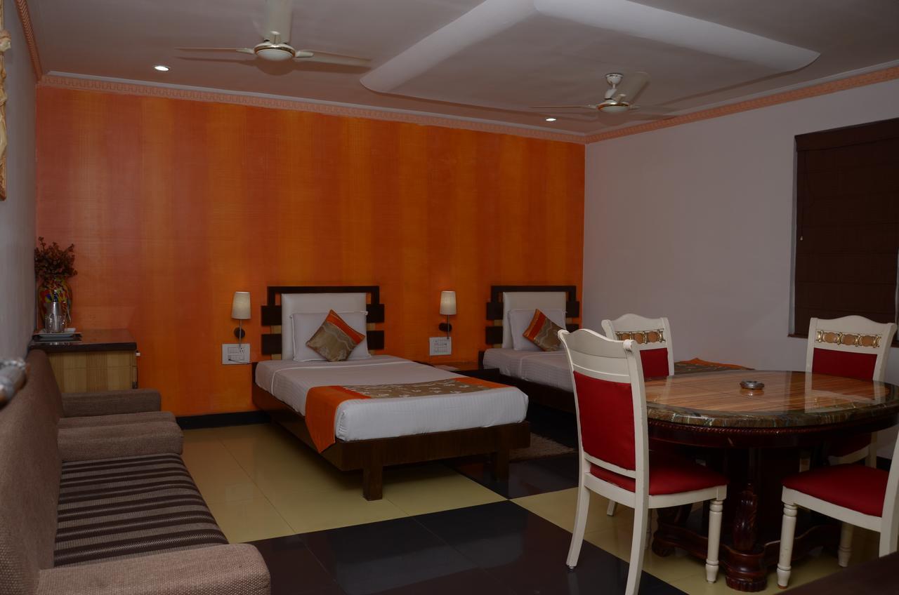 Hotel Rahul Deluxe Nagpur Exterior photo